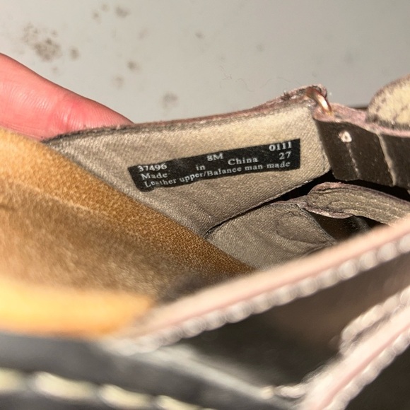 Clarks Brown Sandals with Floral Cutout Design - Picture 5 of 5